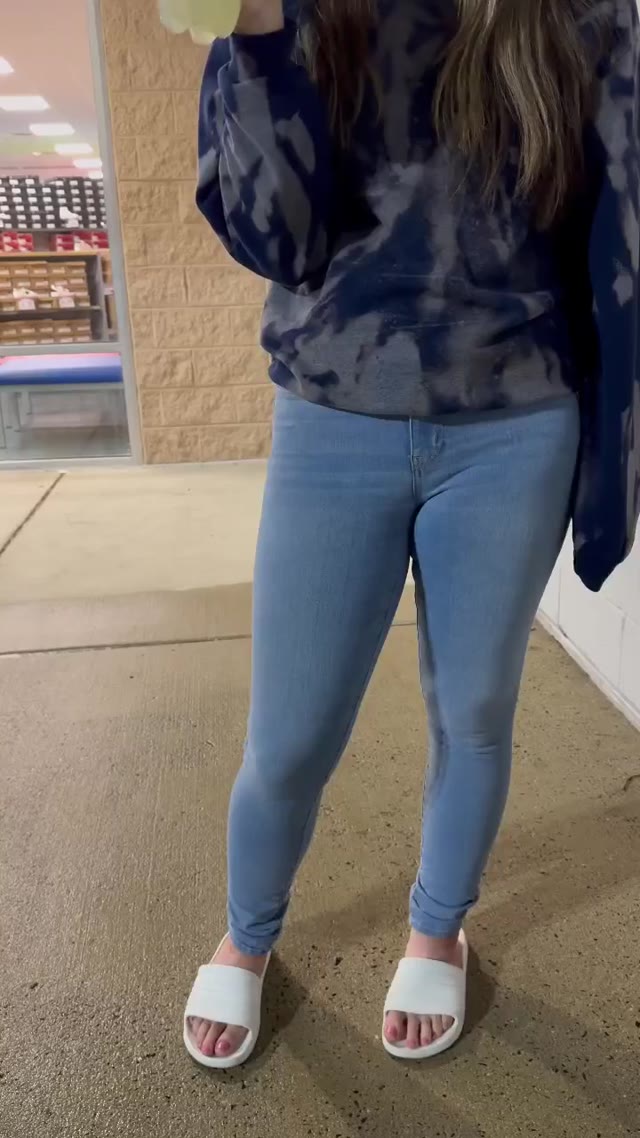 Outside jeans pissing