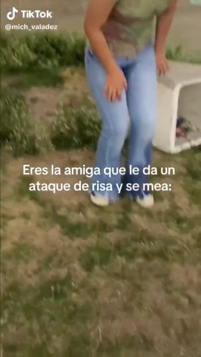 She piss herself laugh (real accident)