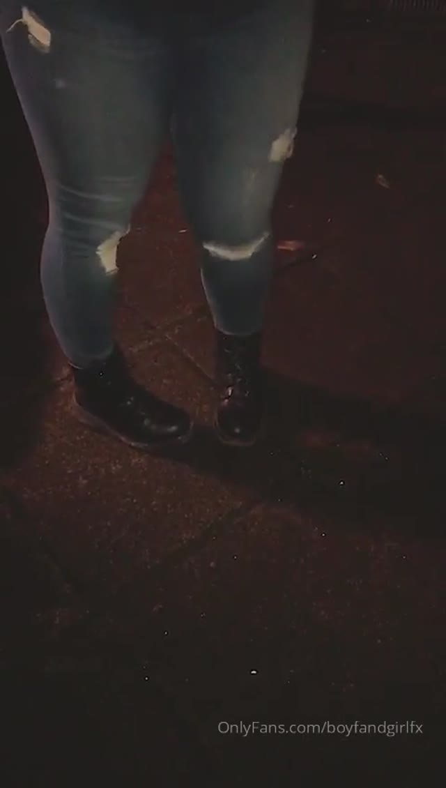 Girl can't hold anymore outside