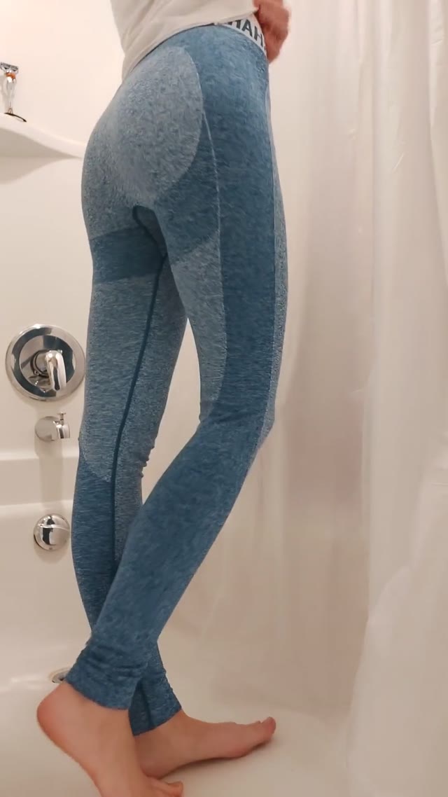 Wetting blue yoga pants