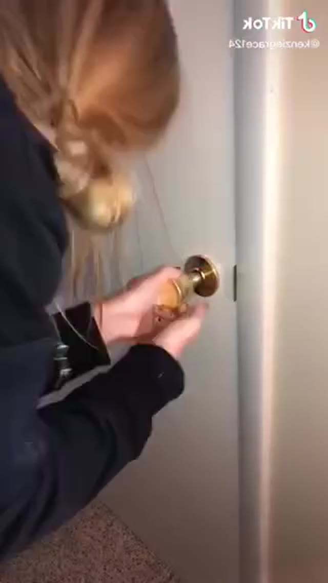 TikTok Pee - video 10
