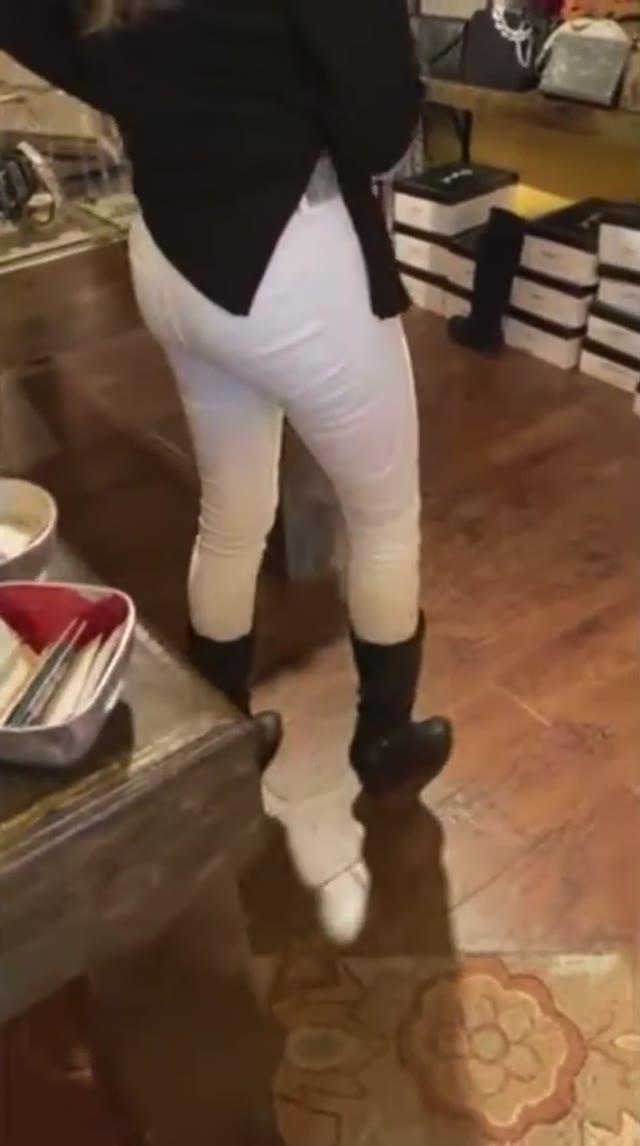 White jeans wetting in store