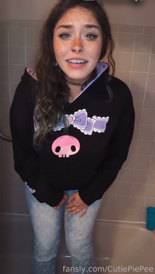 Hot chubby girl pissing her jeans
