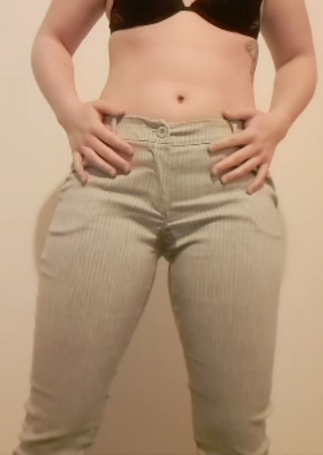 Girl pee pants