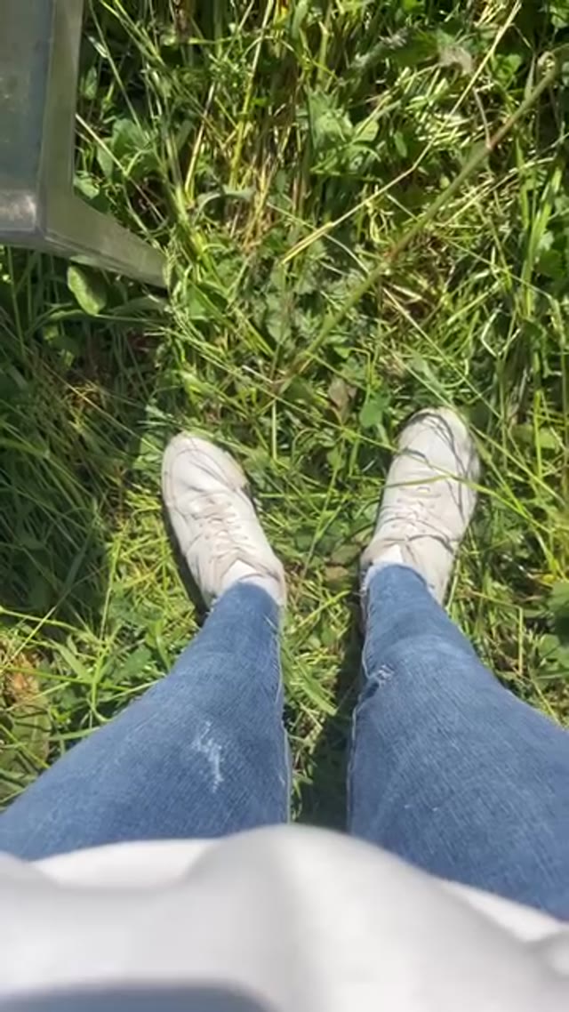 pee myself in skinny jeans