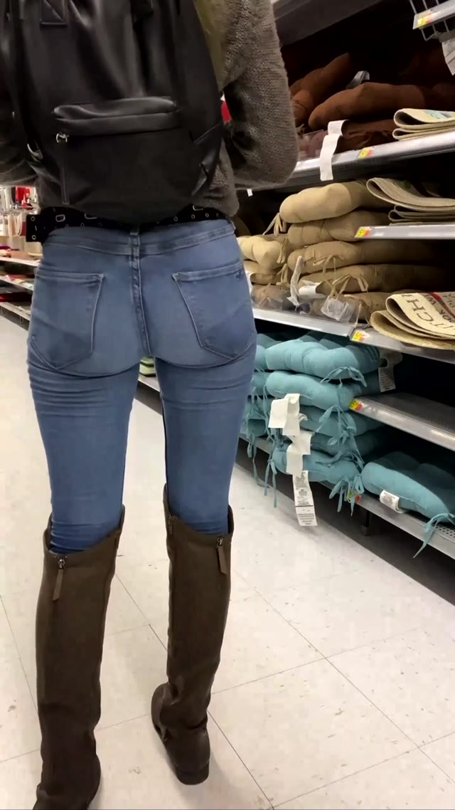Nice jeans piss at store