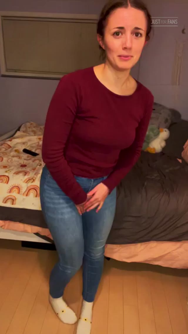 Girl peeing her jeans