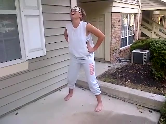 Dared to pee in jogging