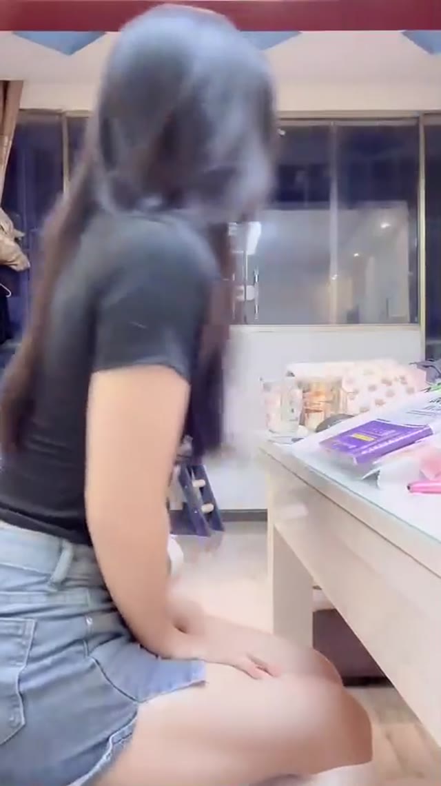 Holding pee until desperate-3