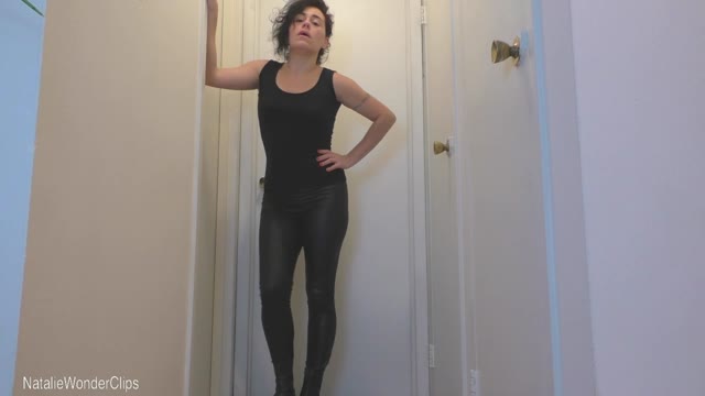 Girl desperate to pee in leather pants