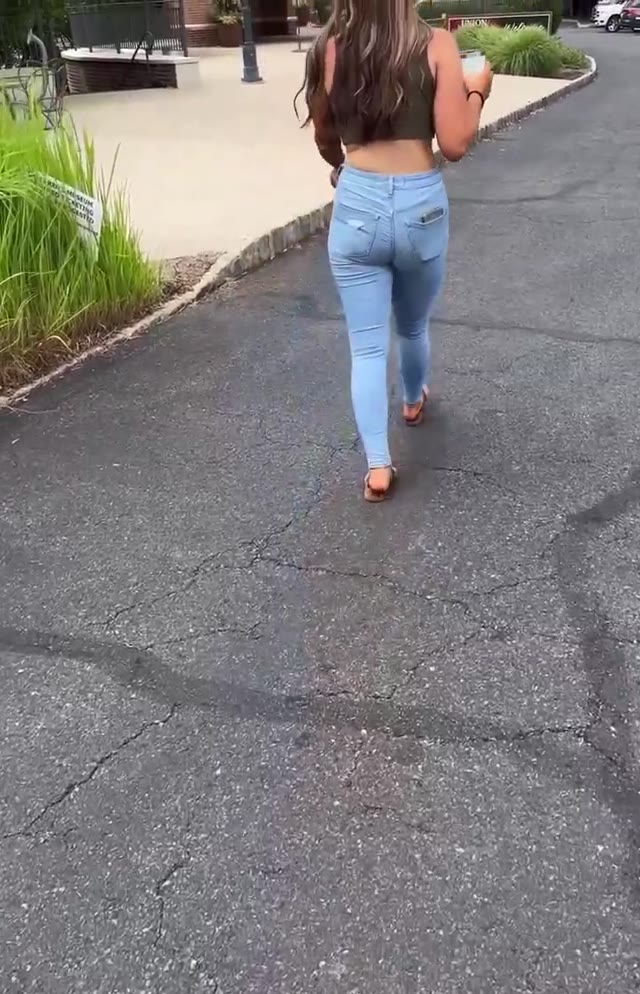 Tatoo girl locked out peeing
