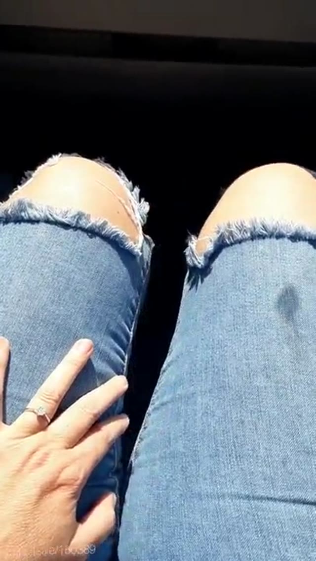Blonde MILF Desperately Wets Her Jeans in a Public Park
